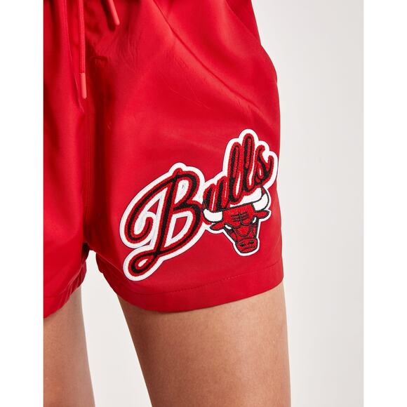 NEW Pro Standard Chicago Bulls Women’s Script Shorts Red/White XL BCBF57656 - Picture 5 of 8